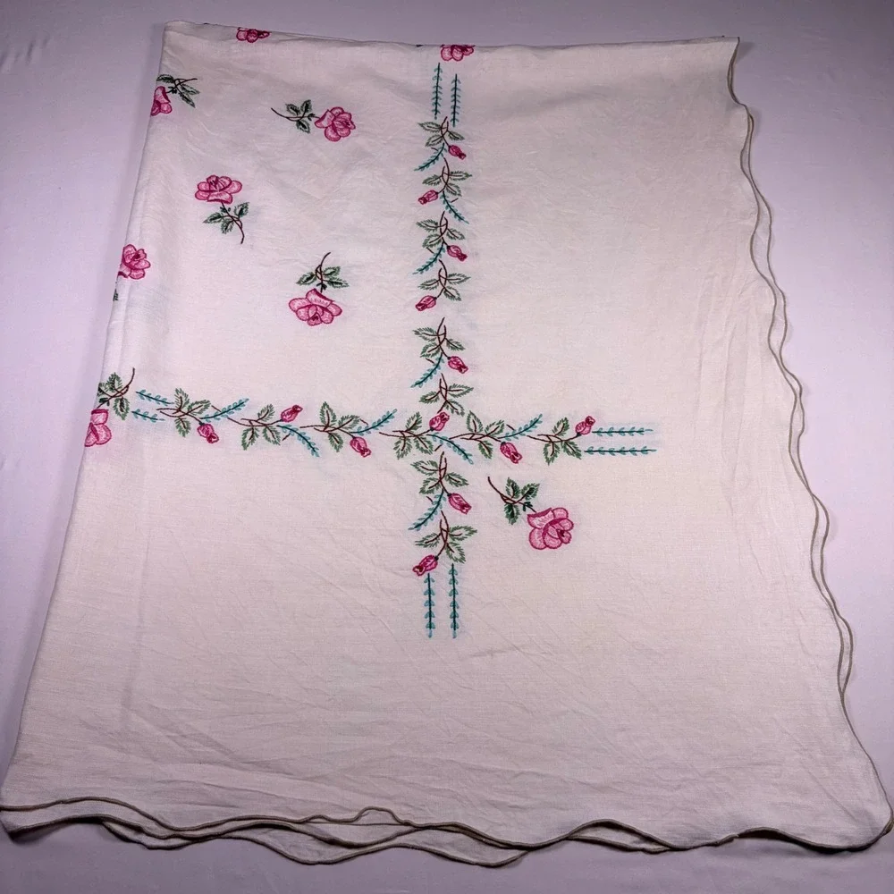 Unbranded Tablecloth Vintage Embroidered Pink Rose Floral Scalloped White Large